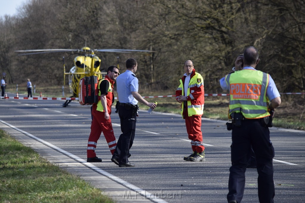 Schwerer VU Krad Fahrrad Koeln Porz Alte Koelnerstr P093.JPG - Miklos Laubert